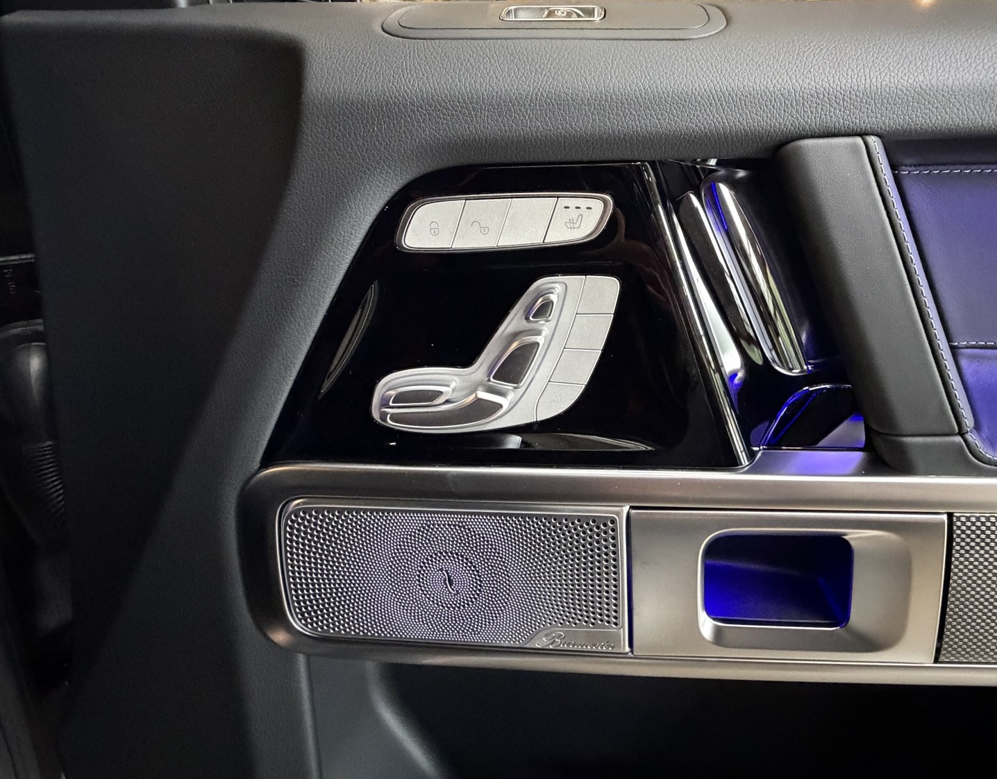 MERCEDES-BENZ G 450d 9G-Tronic-image-11