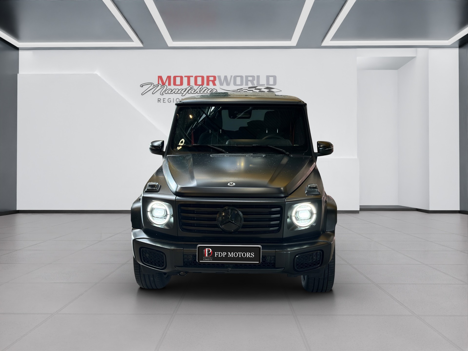 MERCEDES-BENZ G 450d 9G-Tronic-showroom-element-1