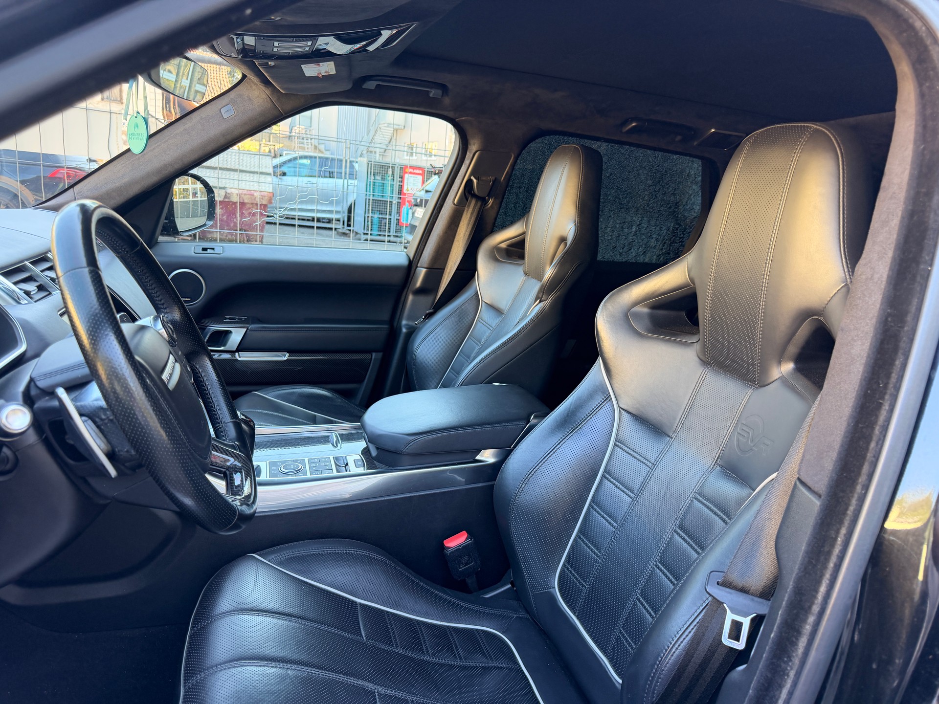 LAND ROVER Range Rover Sport 5.0 V8 SVR-image-8