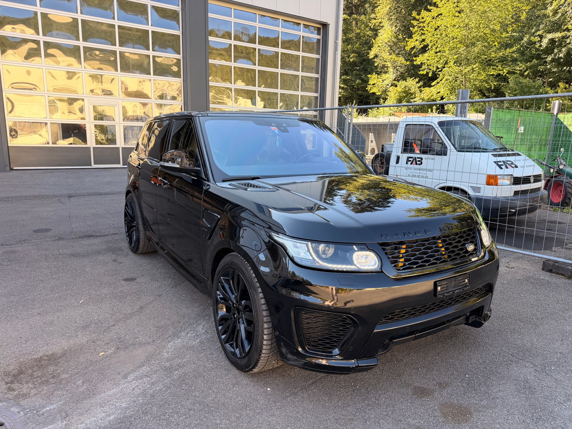 LAND ROVER Range Rover Sport 5.0 V8 SVR-showroom-element-1