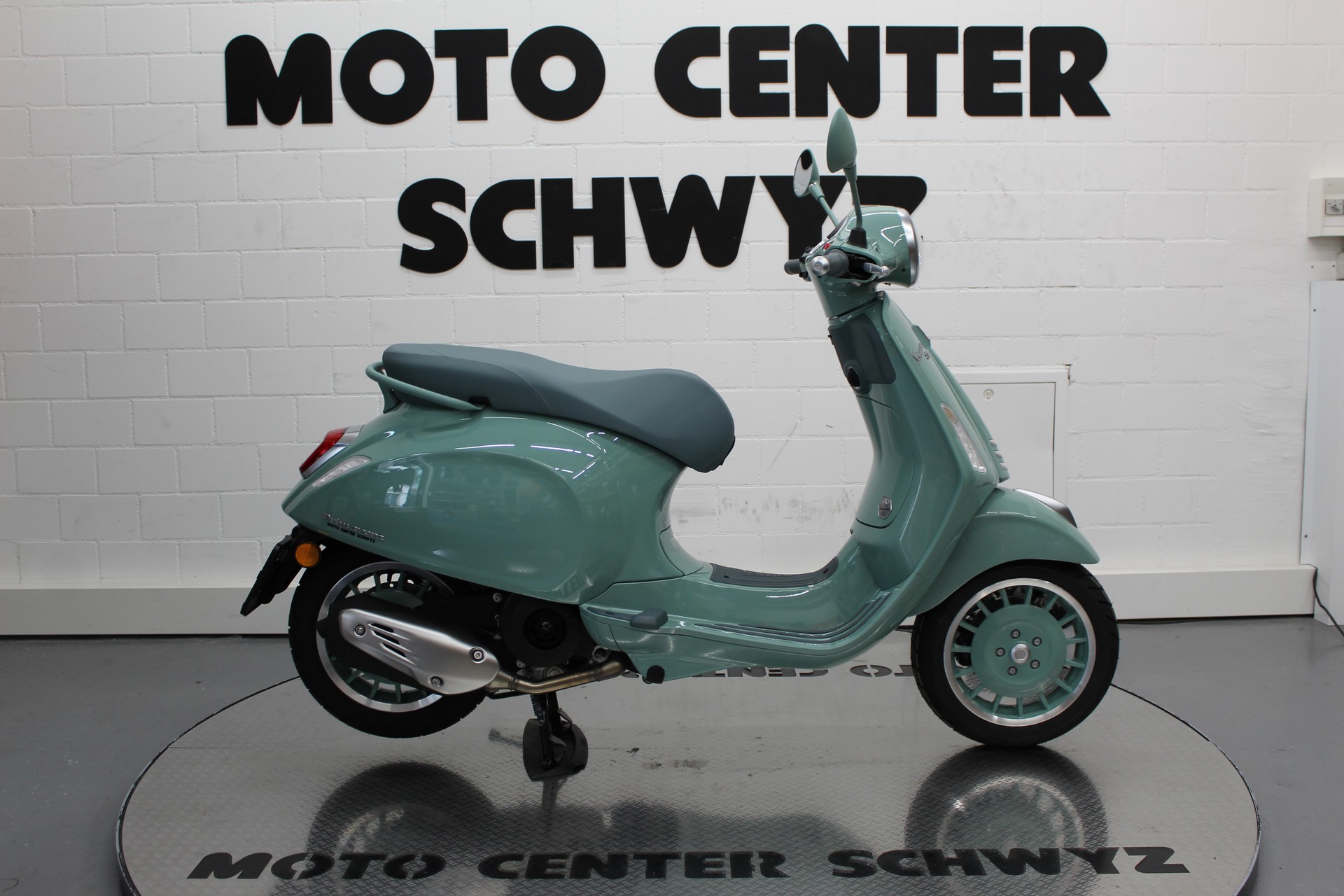 PIAGGIO Vespa Primavera 125 80th anniversary edition
