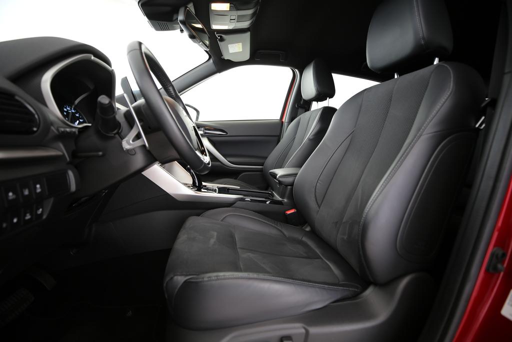 MITSUBISHI Eclipse Cross 2.4 PHEV Intense 4x4-showroom-element-2