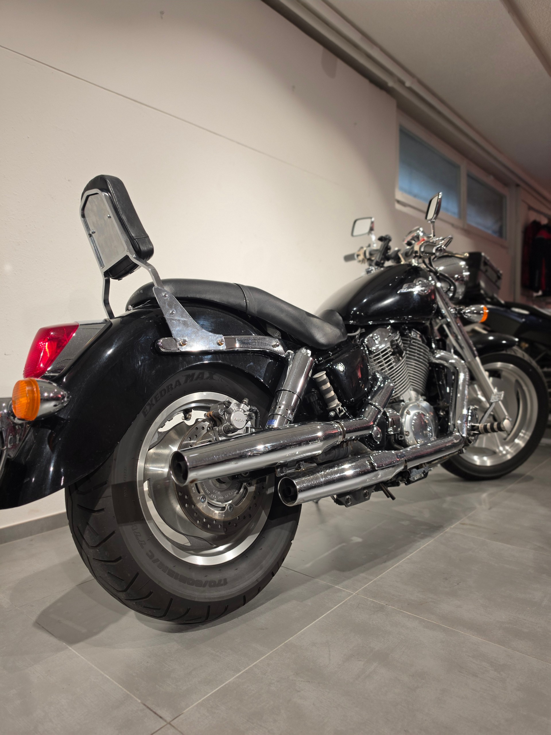 HONDA VT 1100 C2 Y Shadow Sabre-image-5