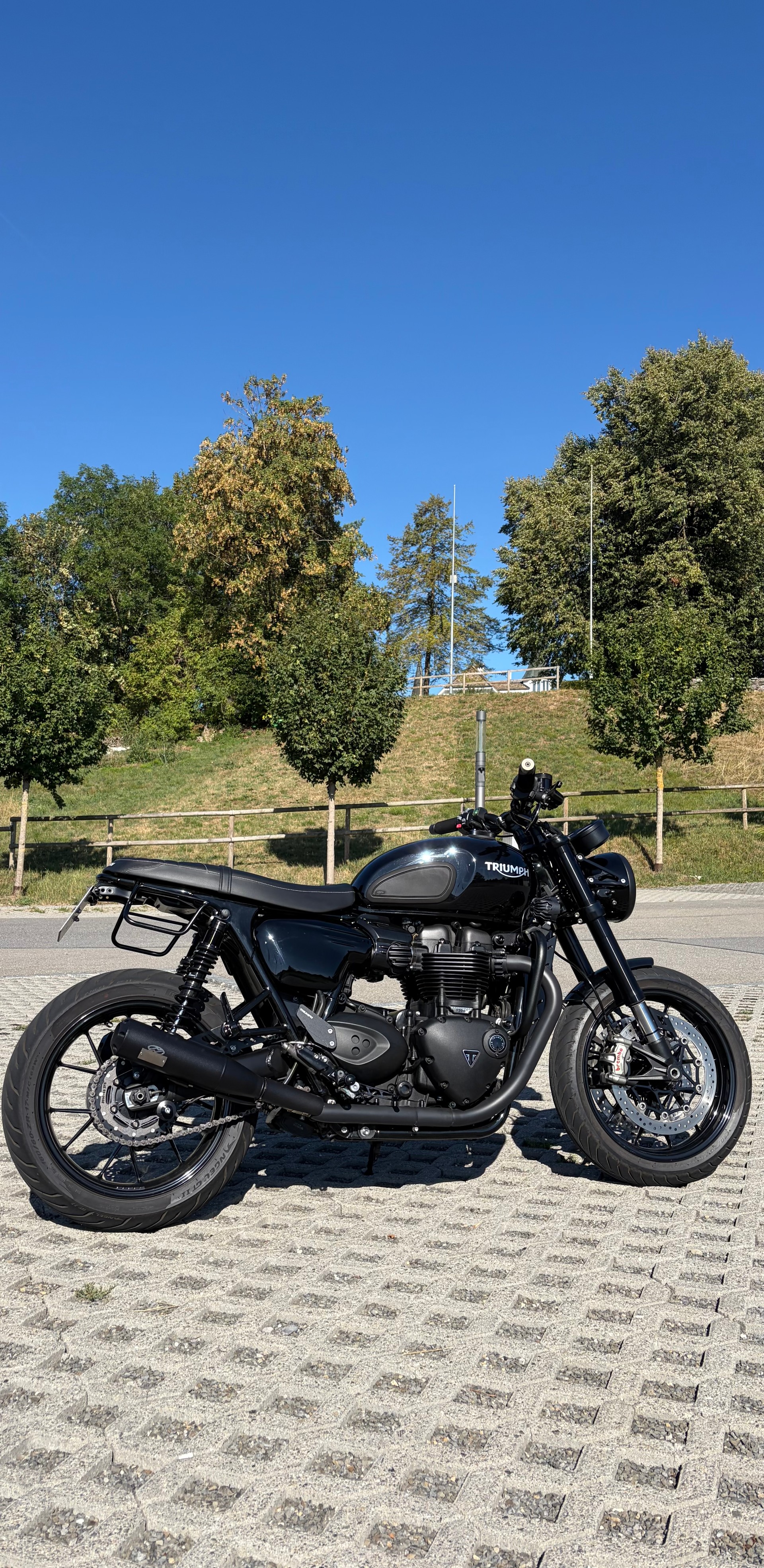 TRIUMPH Speed Twin 1200-image-1