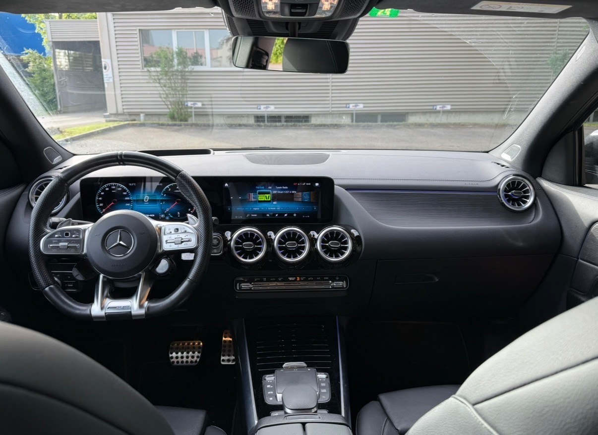 MERCEDES-BENZ GLA 35 AMG 4Matic 8G-Speedshift DCT-image-3