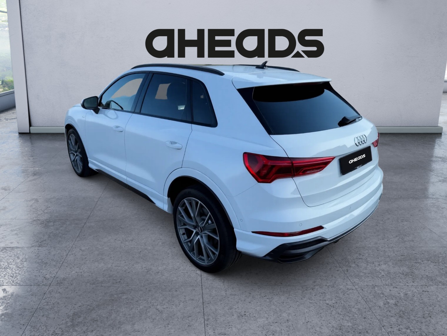 AUDI Q3 40 TFSI S line quattro S-tronic-image-6