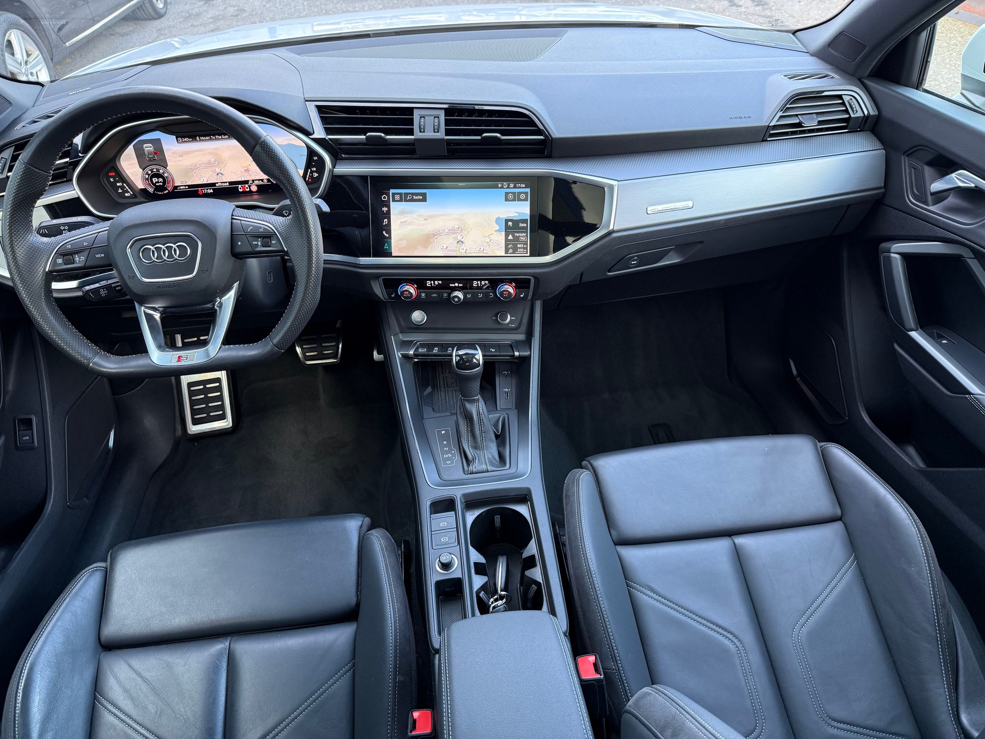 AUDI Q3 40 TFSI S line quattro S-tronic-image-13