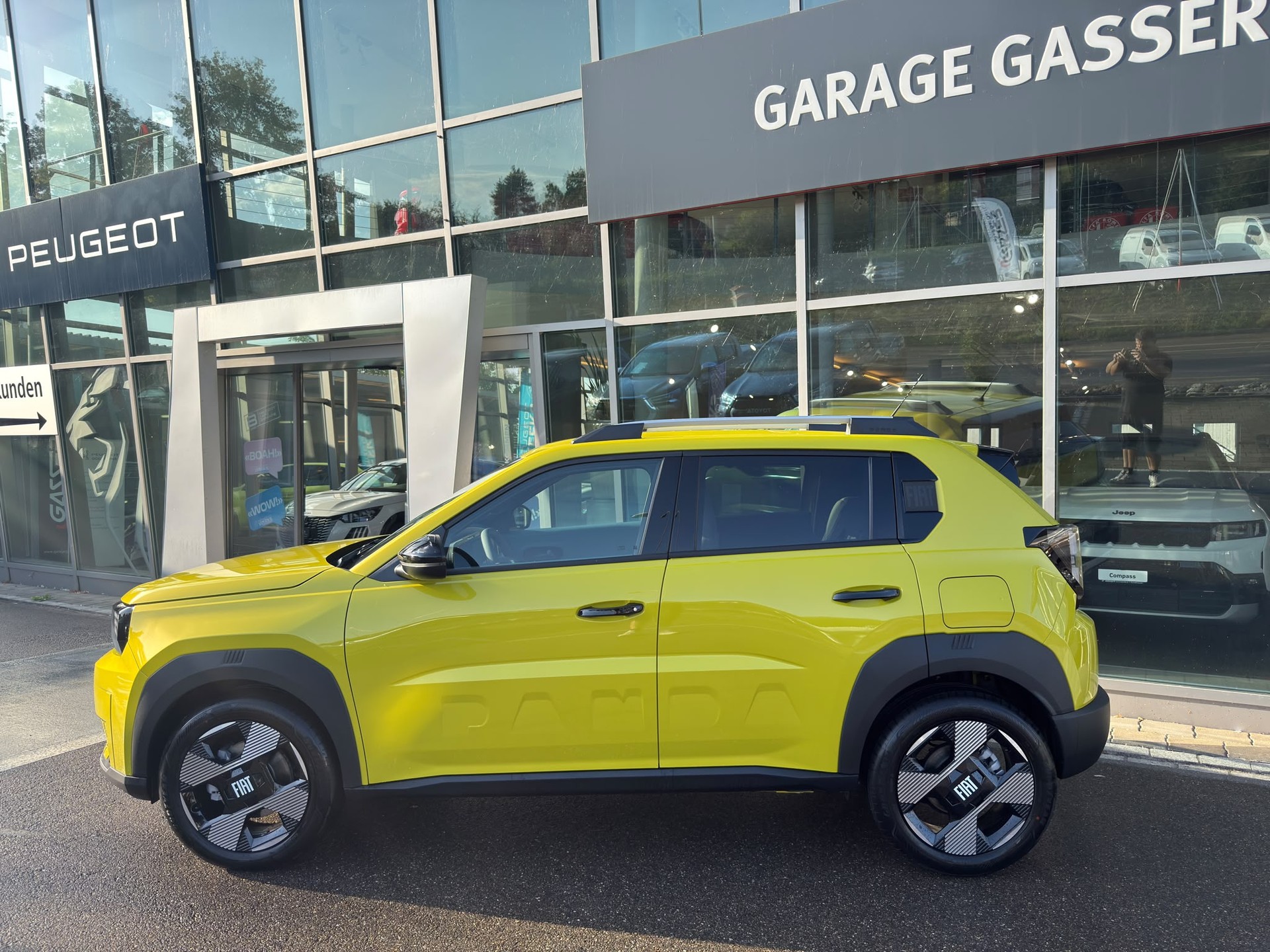 FIAT Grande Panda MHEV La Prima-showroom-element-1
