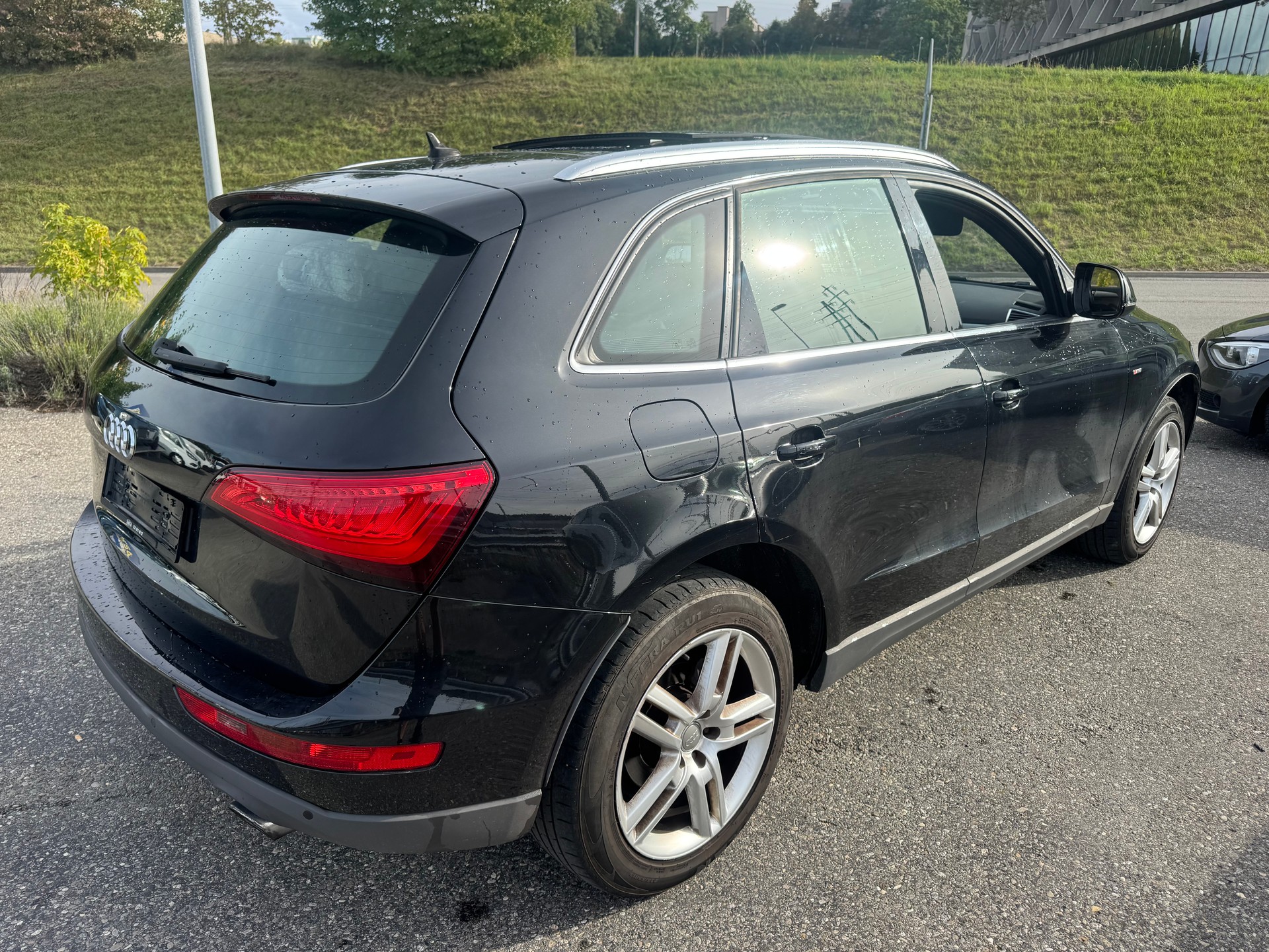 AUDI Q5 2.0 TFSI quattro tiptronic-showroom-element-3