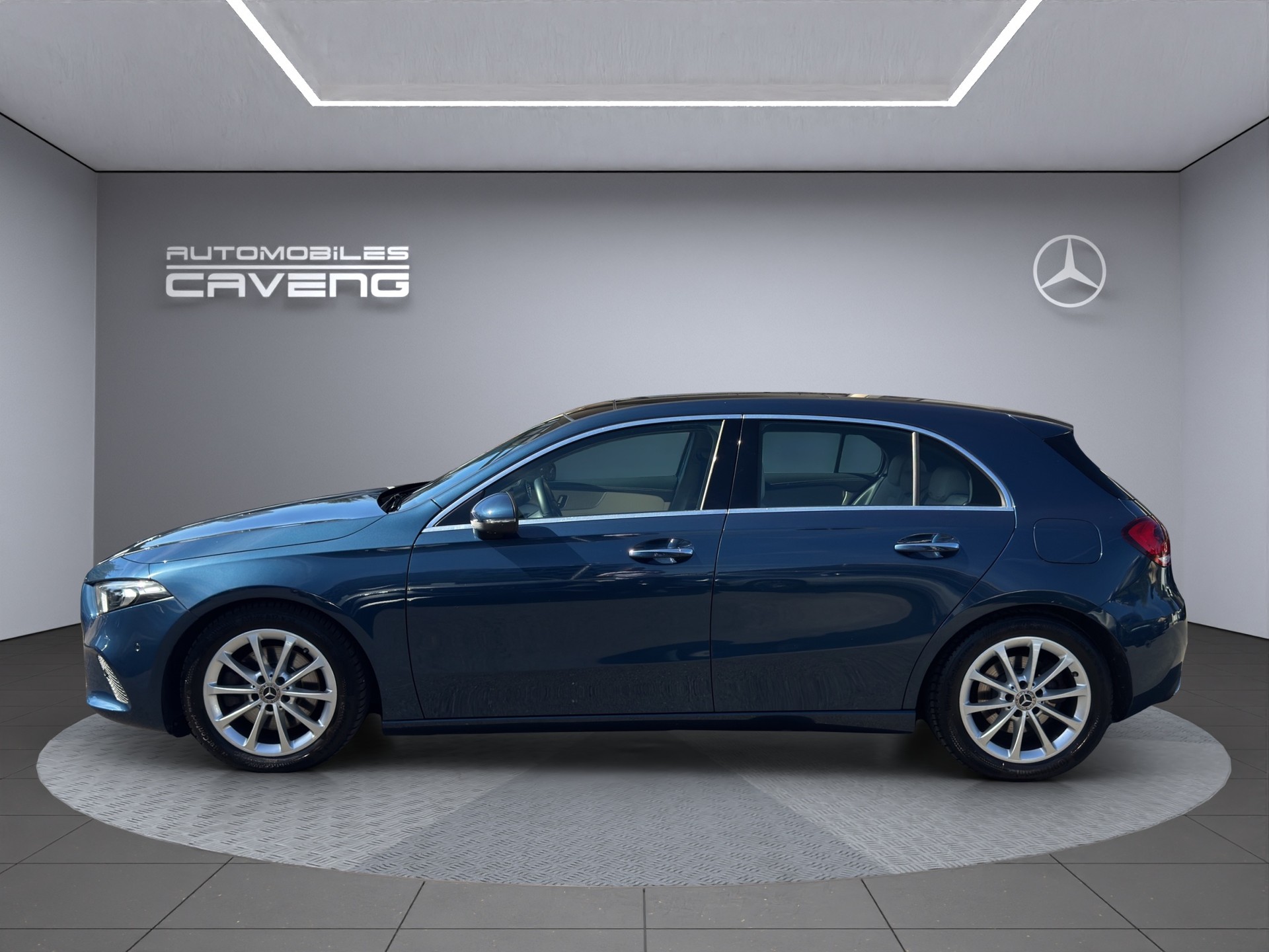 MERCEDES-BENZ A 220 Progressive 7G-DCT 4Matic-showroom-element-1