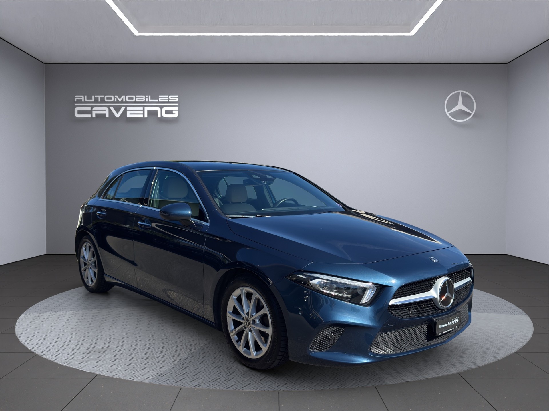 MERCEDES-BENZ A 220 Progressive 7G-DCT 4Matic-image-6