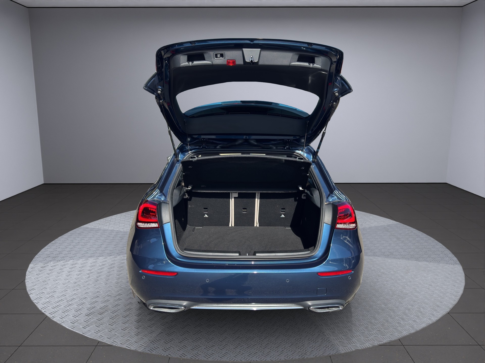 MERCEDES-BENZ A 220 Progressive 7G-DCT 4Matic-image-15
