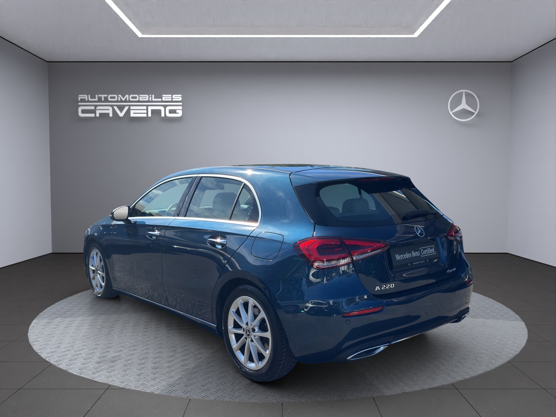 MERCEDES-BENZ A 220 Progressive 7G-DCT 4Matic-showroom-element-2