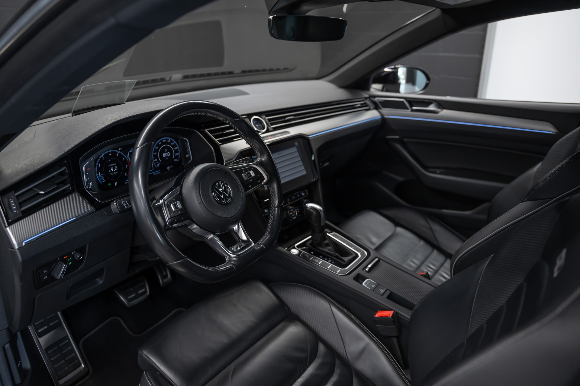 VW Arteon 2.0 TSI BMT R-Line 4Motion DSG / 360 Kamera / Head Up / Massage Sitze / Luxus Paket / Pano-Schiebedach-image-9