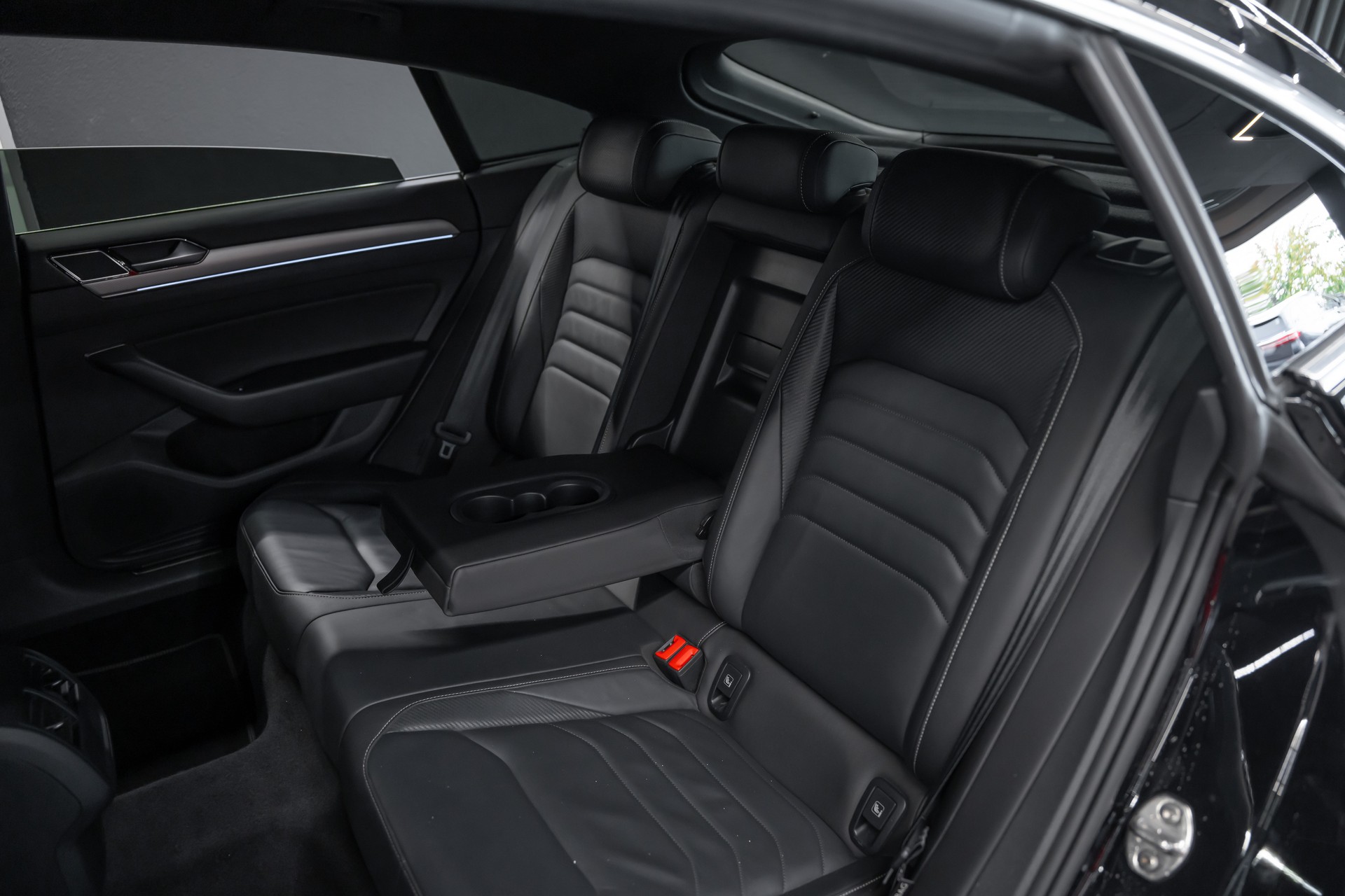 VW Arteon 2.0 TSI BMT R-Line 4Motion DSG / 360 Kamera / Head Up / Massage Sitze / Luxus Paket / Pano-Schiebedach-image-10