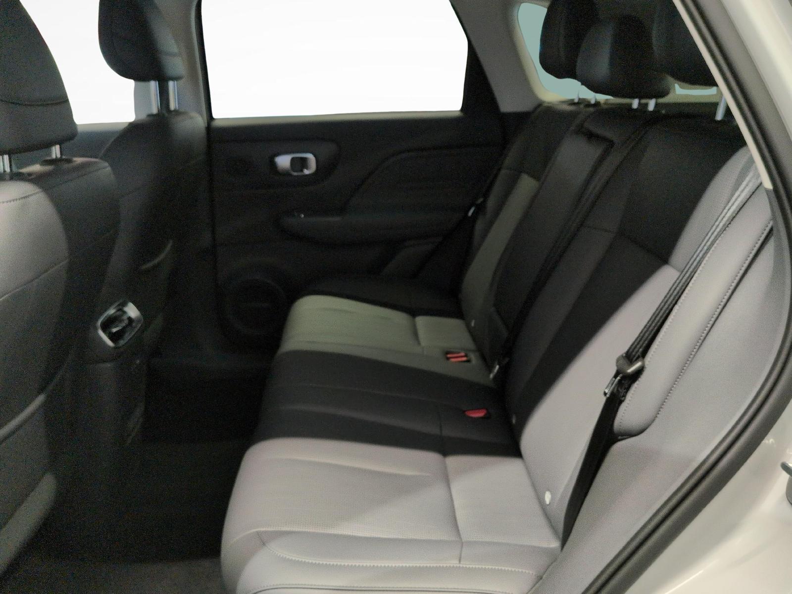 LEAPMOTOR B10 1.5 Hybrid EV-image-7