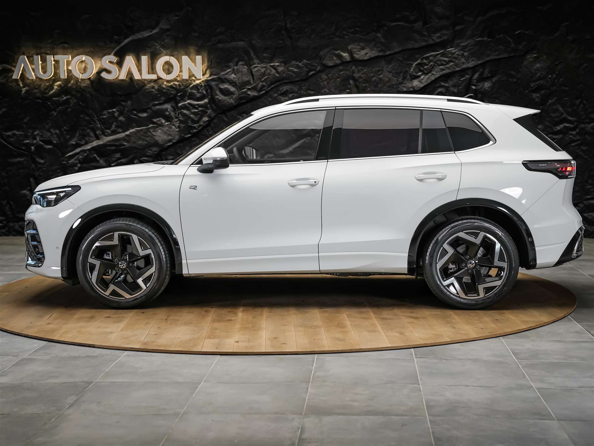 VW Tiguan 1.5 TSI evo2 mHEV R-Line DSG *Abstandsregler*Massage*Lenkradheizung*-showroom-element-1