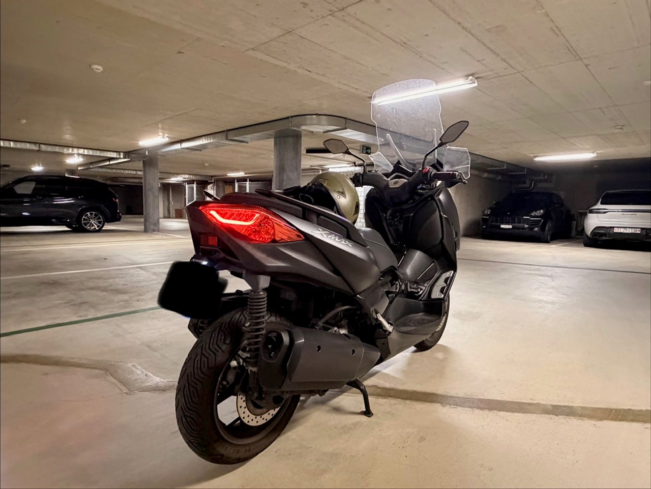 YAMAHA X-Max 300 Iron Max ABS-image-2