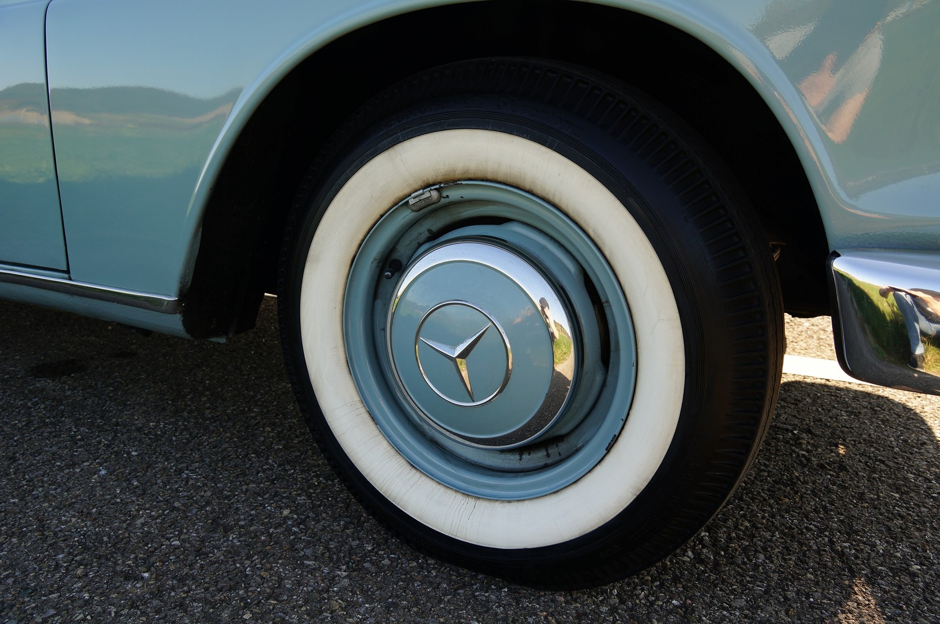 MERCEDES-BENZ 200-image-2