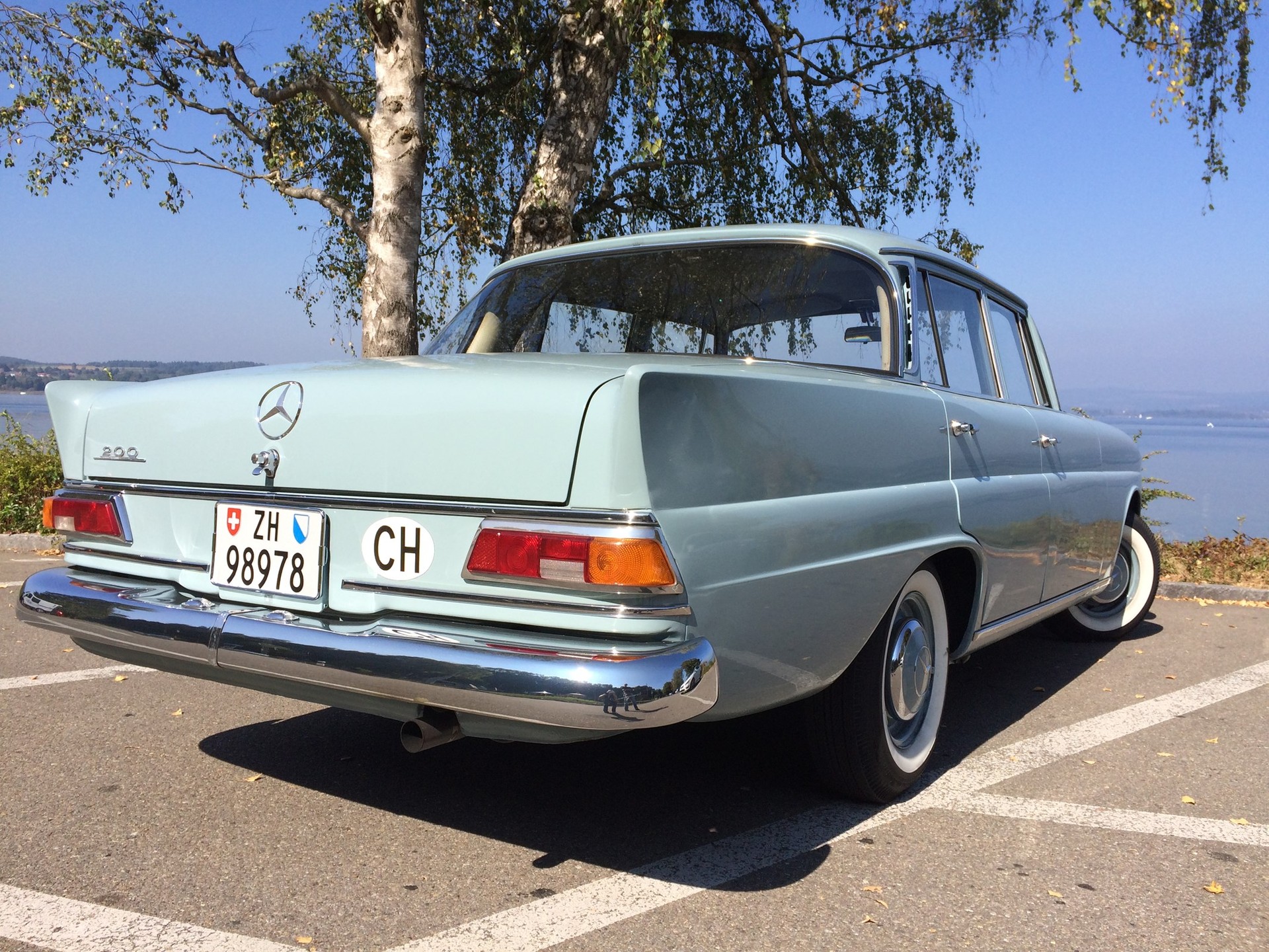 MERCEDES-BENZ 200
