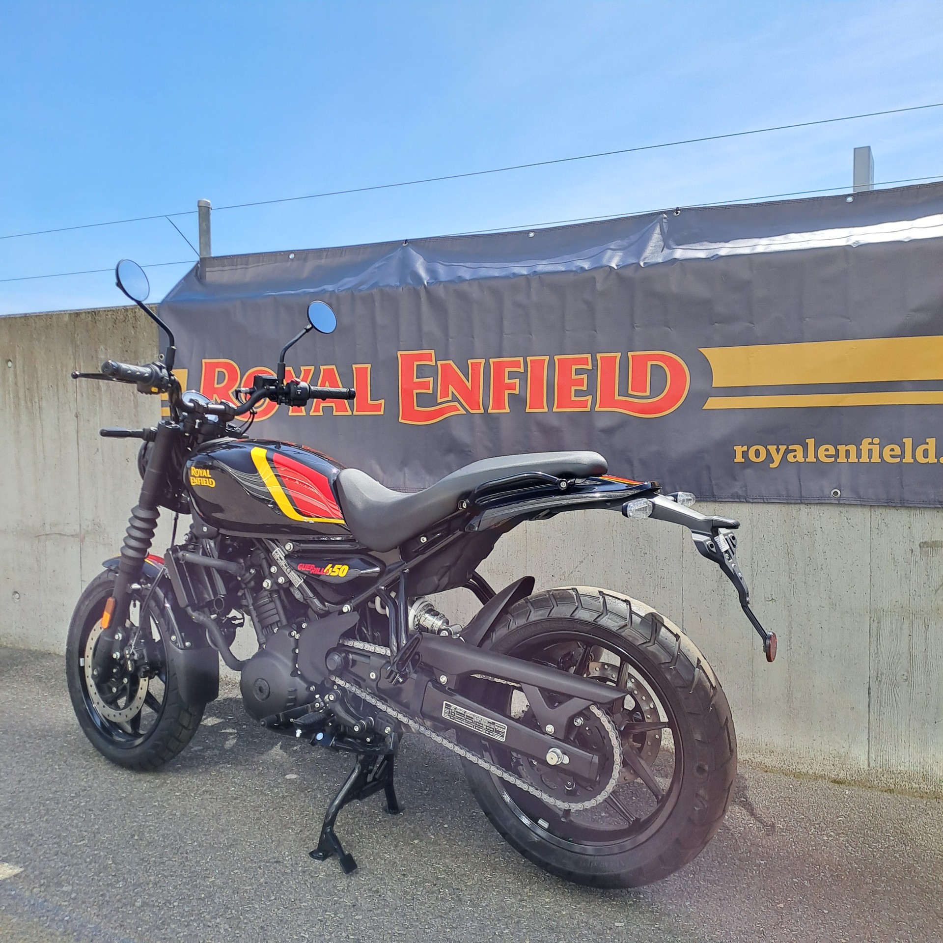 ROYAL ENFIELD GUERRILLA-image-4