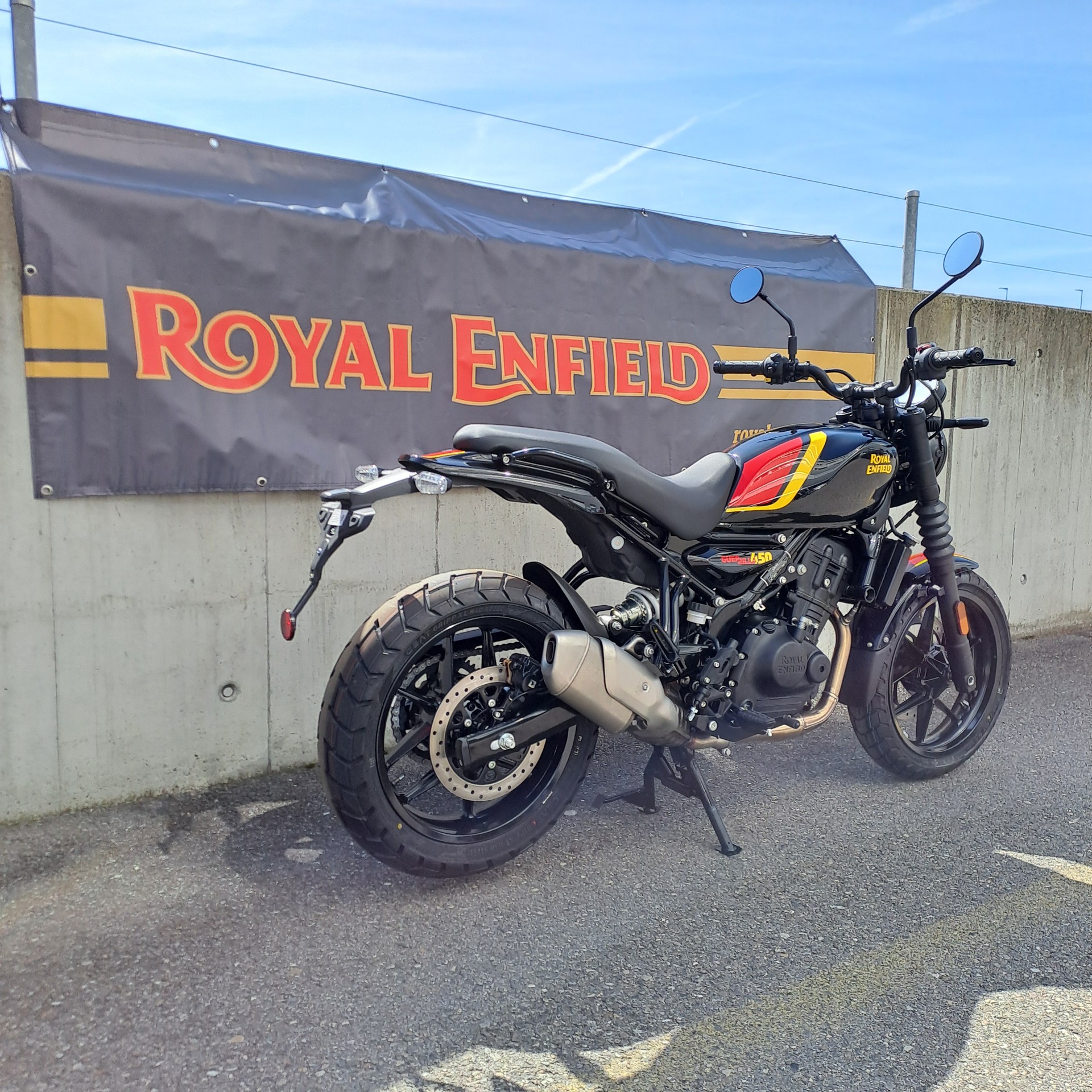 ROYAL ENFIELD GUERRILLA-image-2