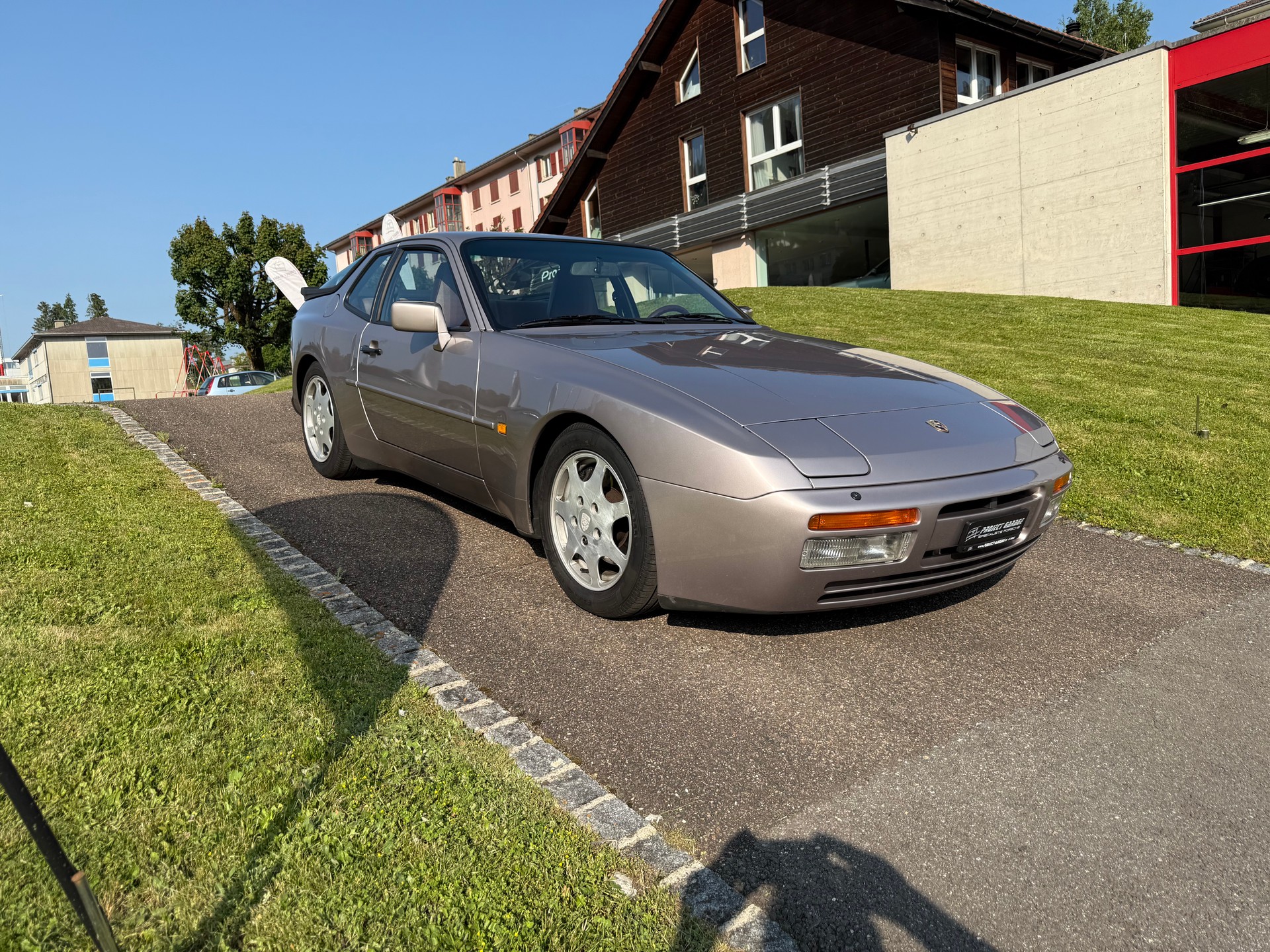 PORSCHE Turbo S Jubilé-showroom-element-1