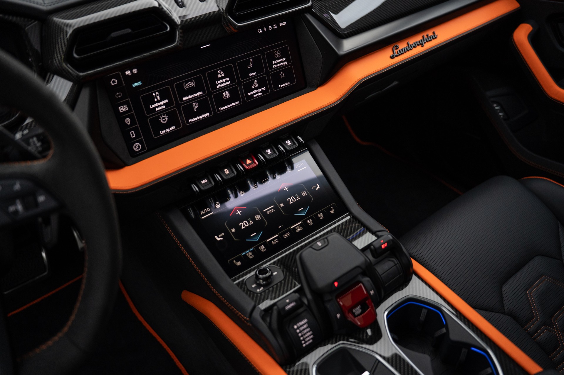 LAMBORGHINI URUS SE-image-7