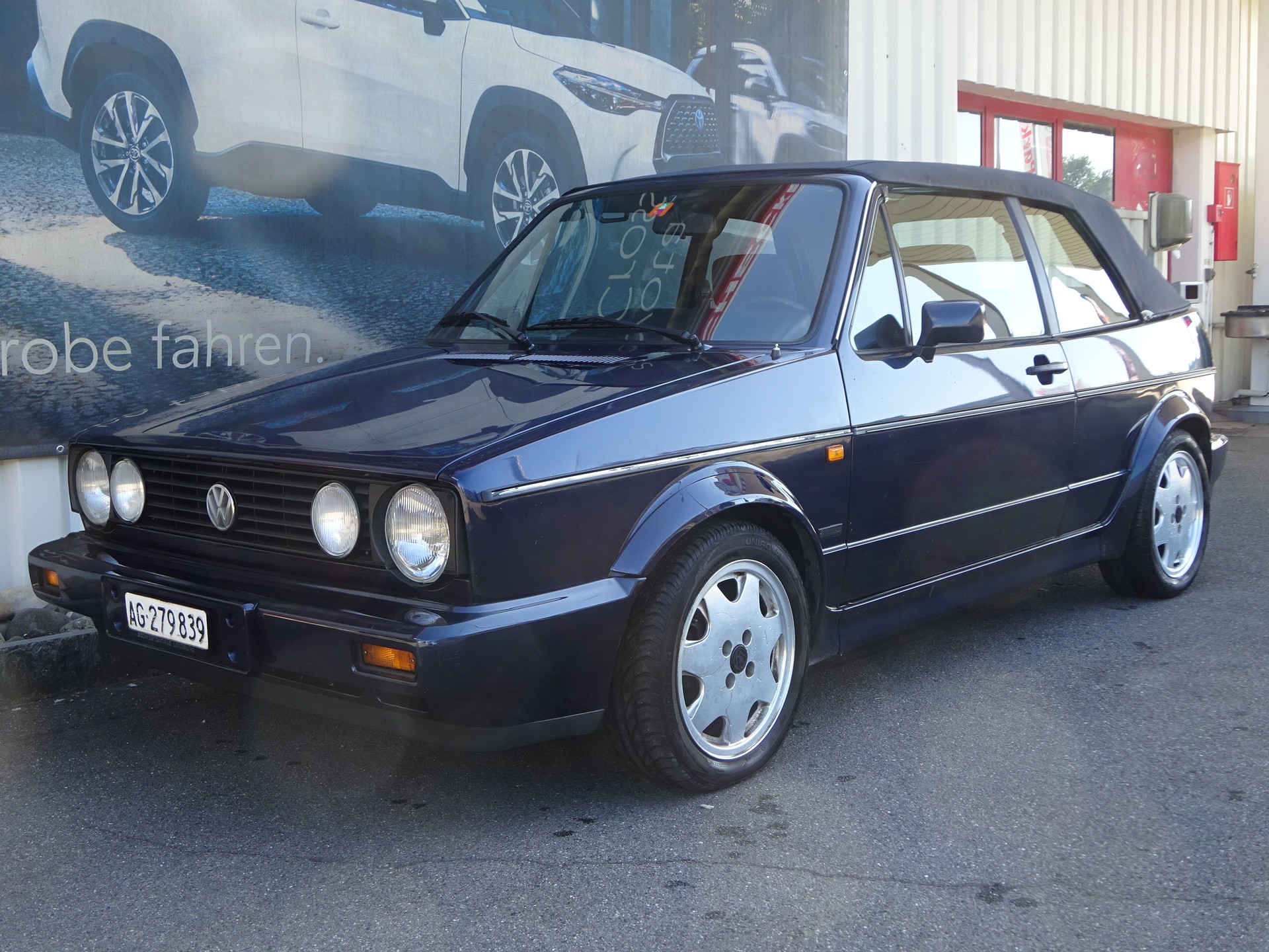 VW Golf Cabriolet 1800 (GL)-showroom-element-2