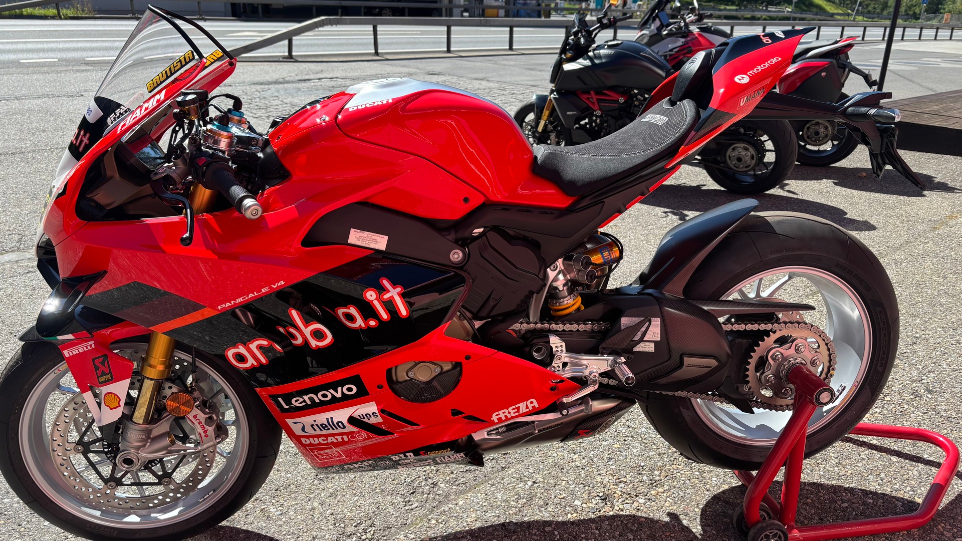 DUCATI Bautista 19 Replica-image-5