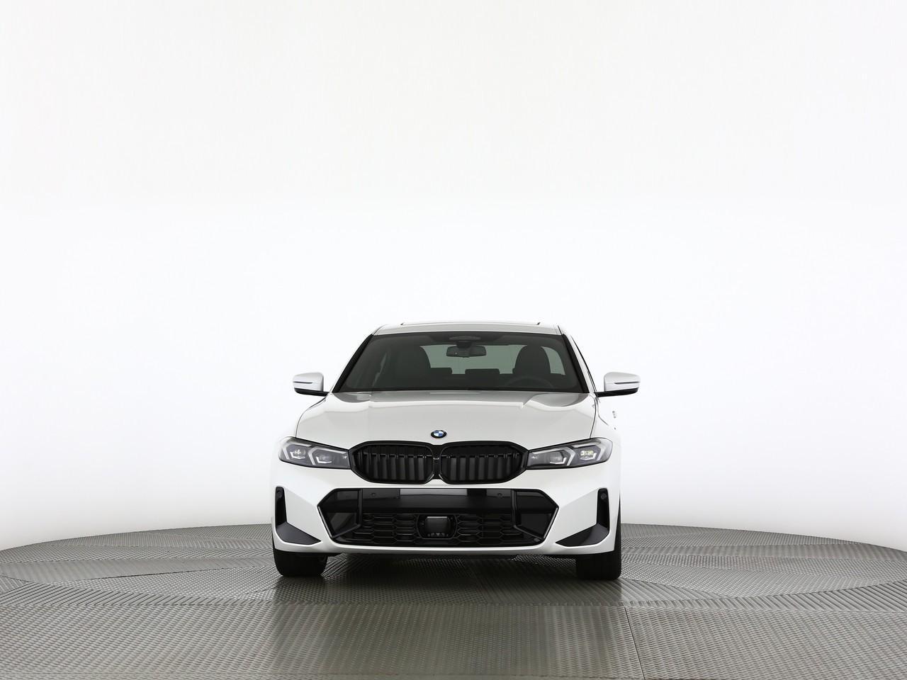 BMW 320 xDrive d 48V Steptronic M Sport Pro-image-13