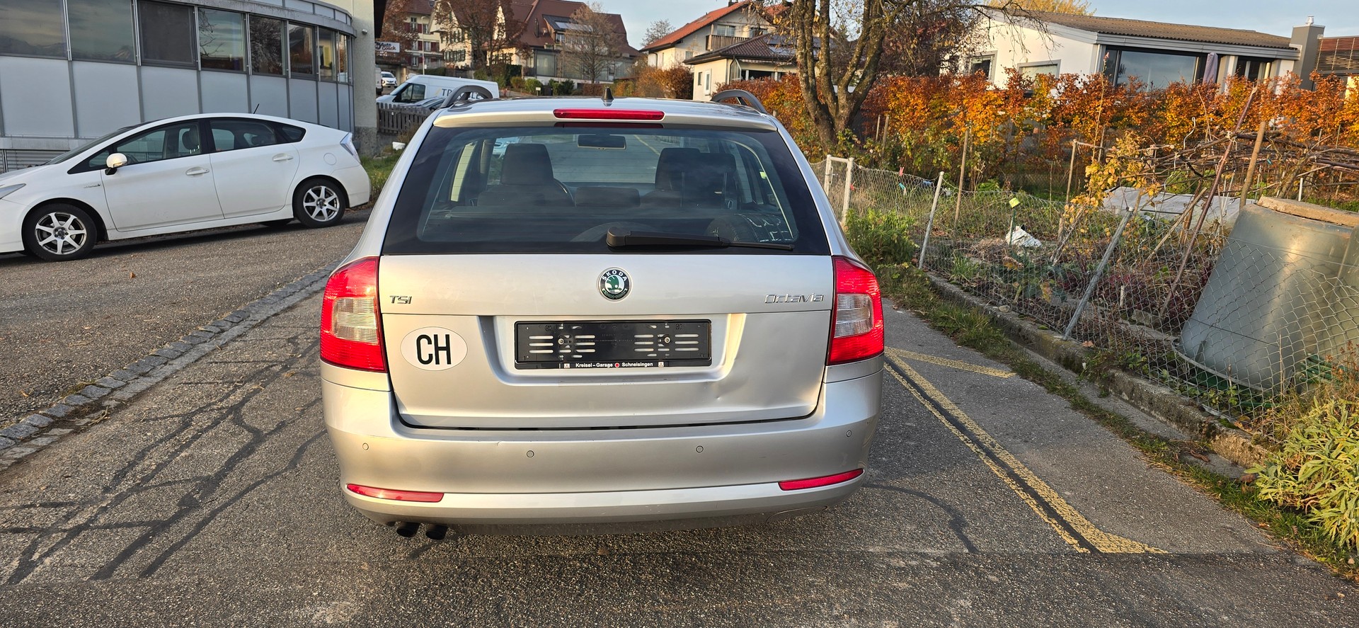 SKODA Octavia Combi 1.4 TSI Ambiente DSG-image-4