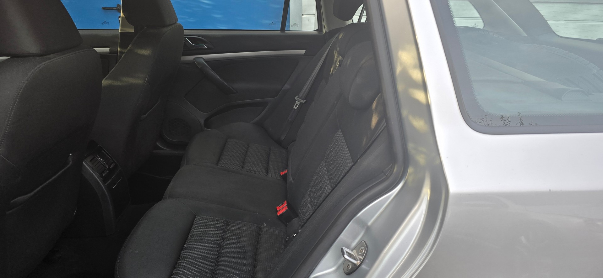 SKODA Octavia Combi 1.4 TSI Ambiente DSG-image-13