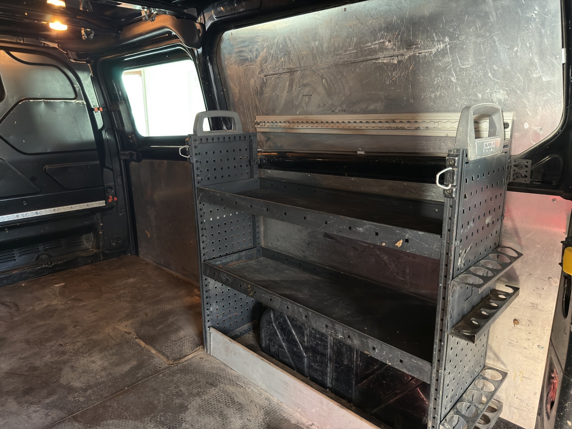 FORD Transit Custom Van 330 L2H1 Trend-image-10
