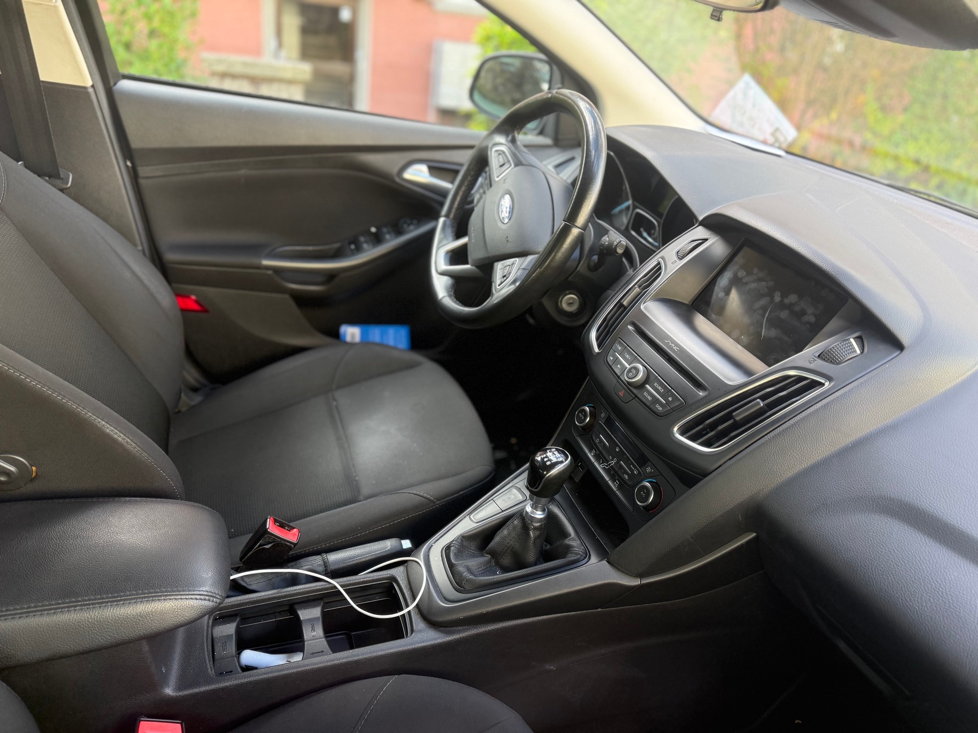 FORD Focus 1.0 SCTi Titanium-image-3