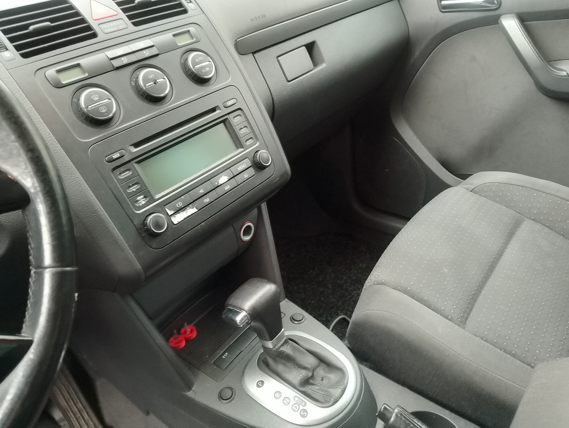 VW Touran 2.0 FSI Trendline-image-13
