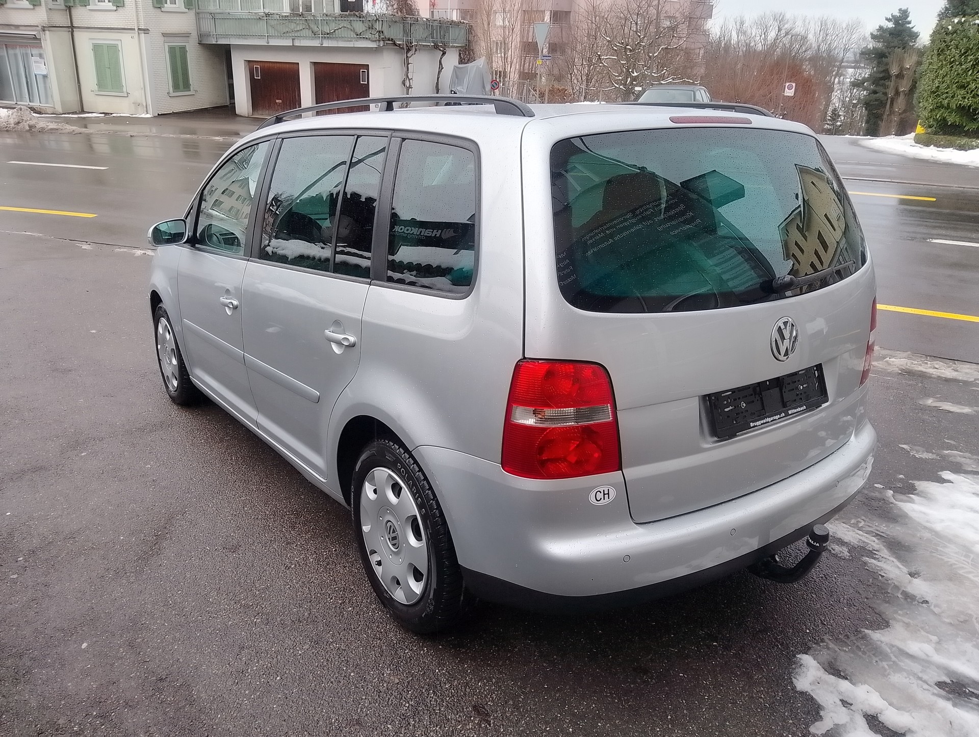 VW Touran 2.0 FSI Trendline-image-10
