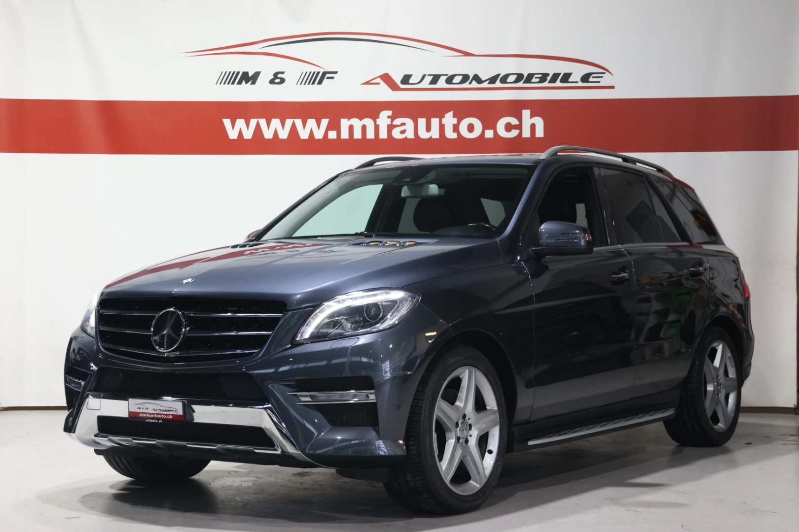 MERCEDES-BENZ ML 350 CDI BlueTec-showroom-element-1