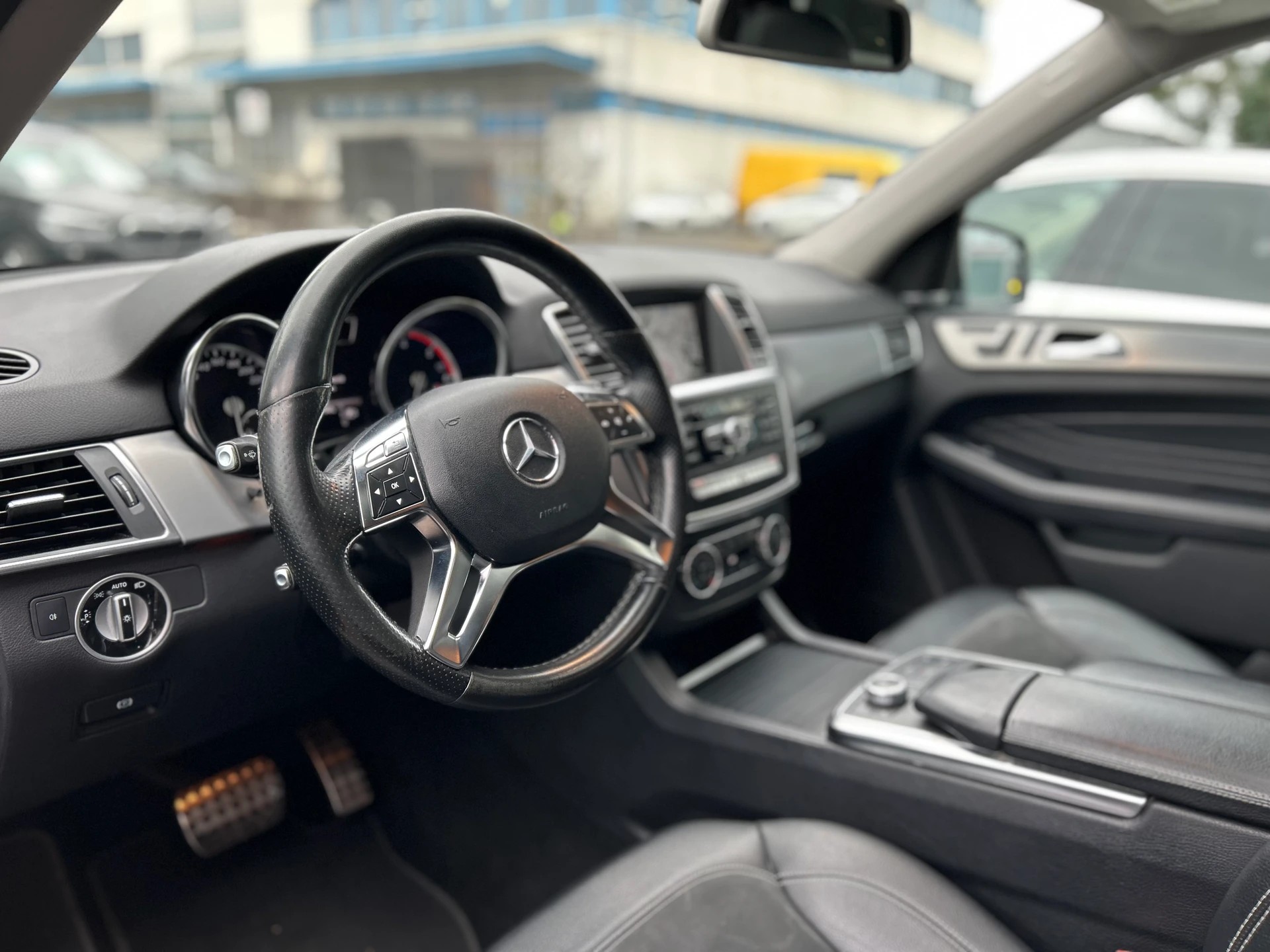 MERCEDES-BENZ ML 350 CDI BlueTec-image-12