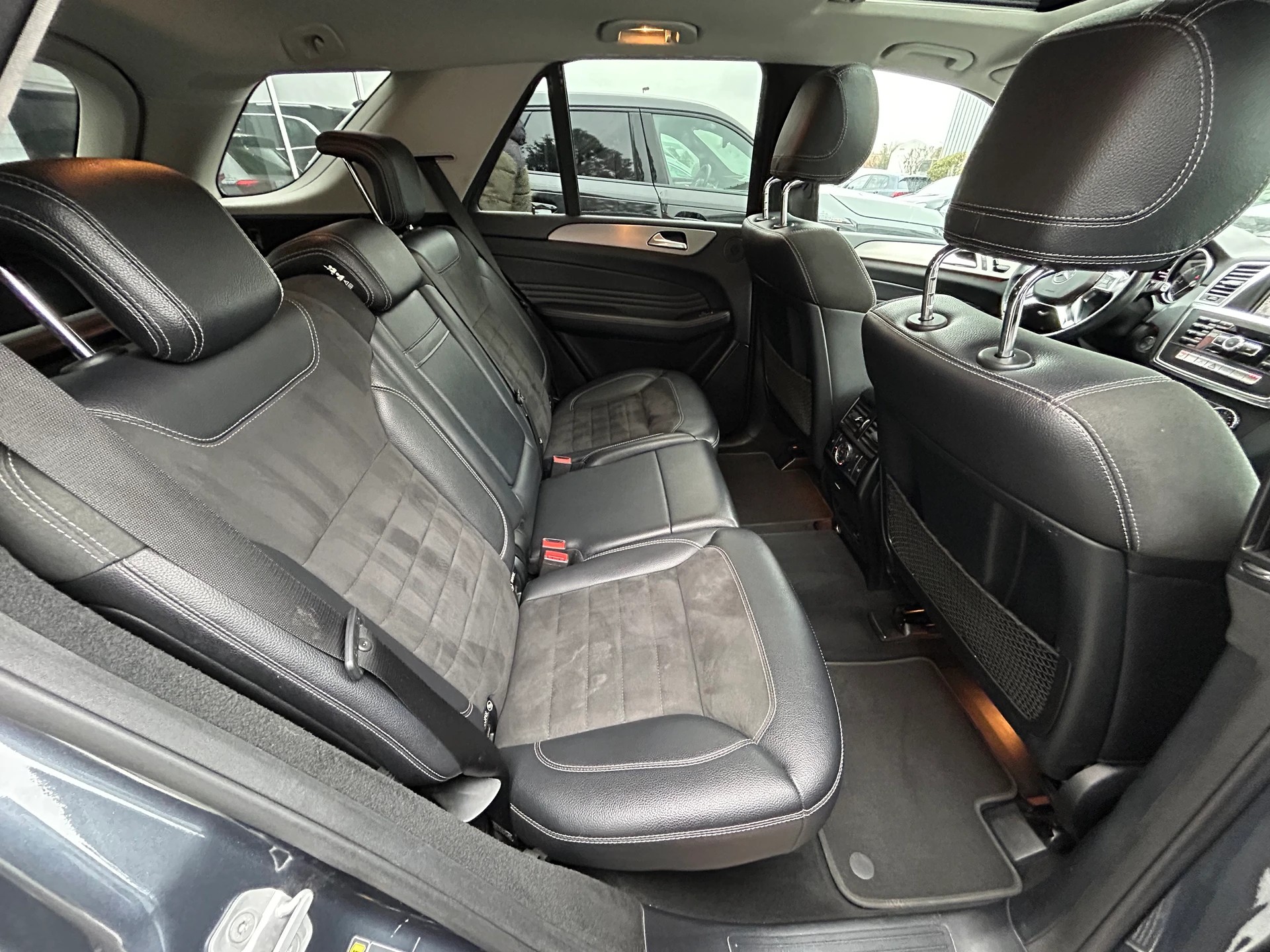 MERCEDES-BENZ ML 350 CDI BlueTec-image-10