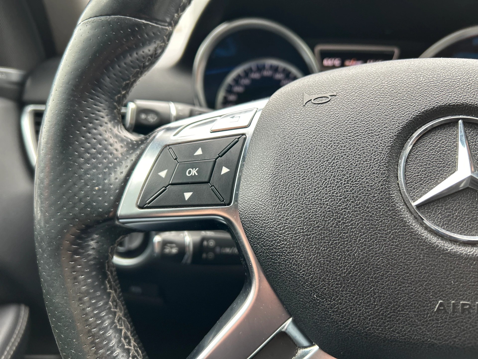 MERCEDES-BENZ ML 350 CDI BlueTec-image-15