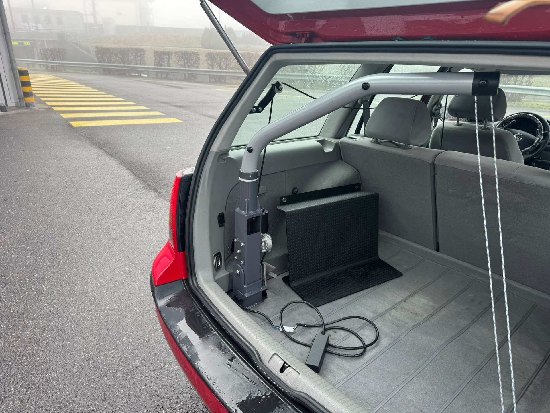 VW Golf Variant 1.6 Comfortline Automatic-image-5