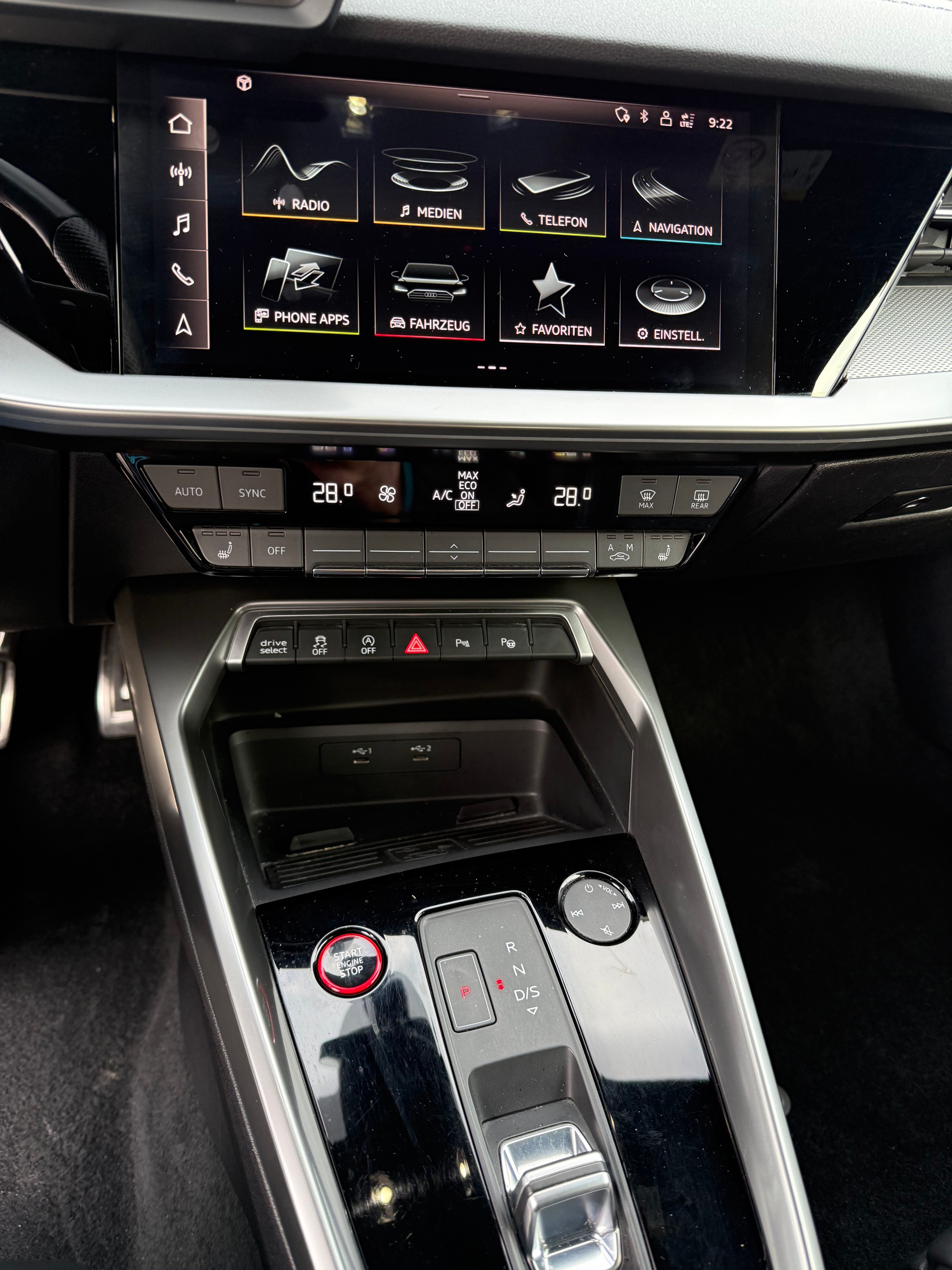 AUDI S3 Sportback 2.0 TFSI quattro S-tronic-image-8