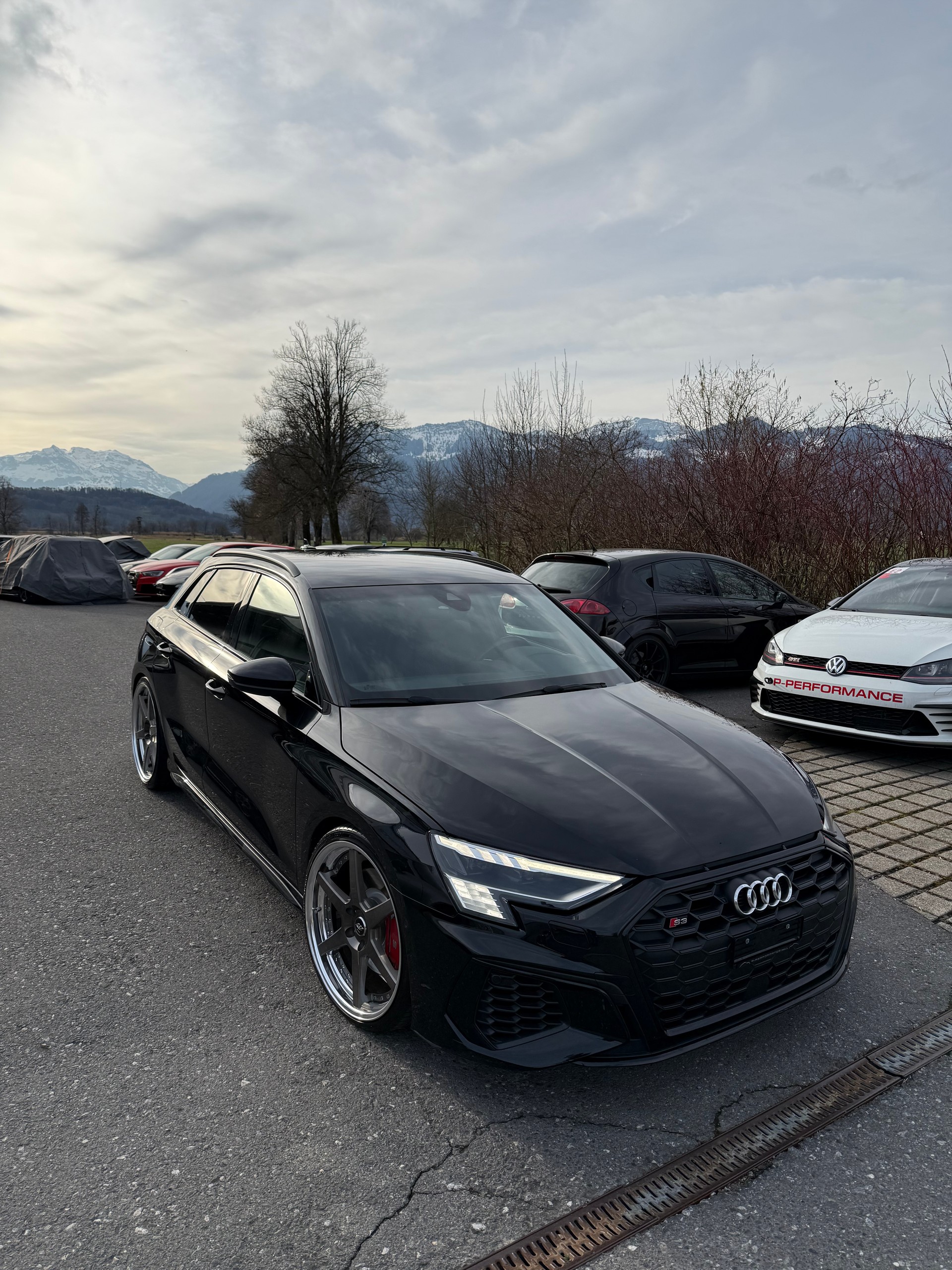 AUDI S3 Sportback 2.0 TFSI quattro S-tronic-showroom-element-1