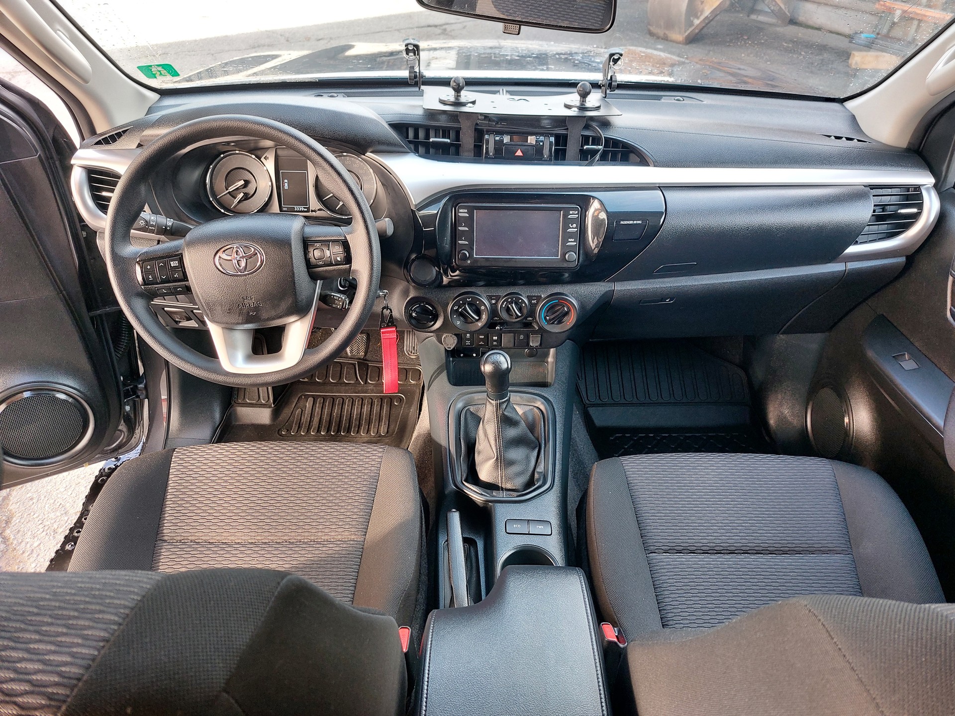 TOYOTA Hilux 2.4D-4D Comfort Double Cab 4x4-image-4
