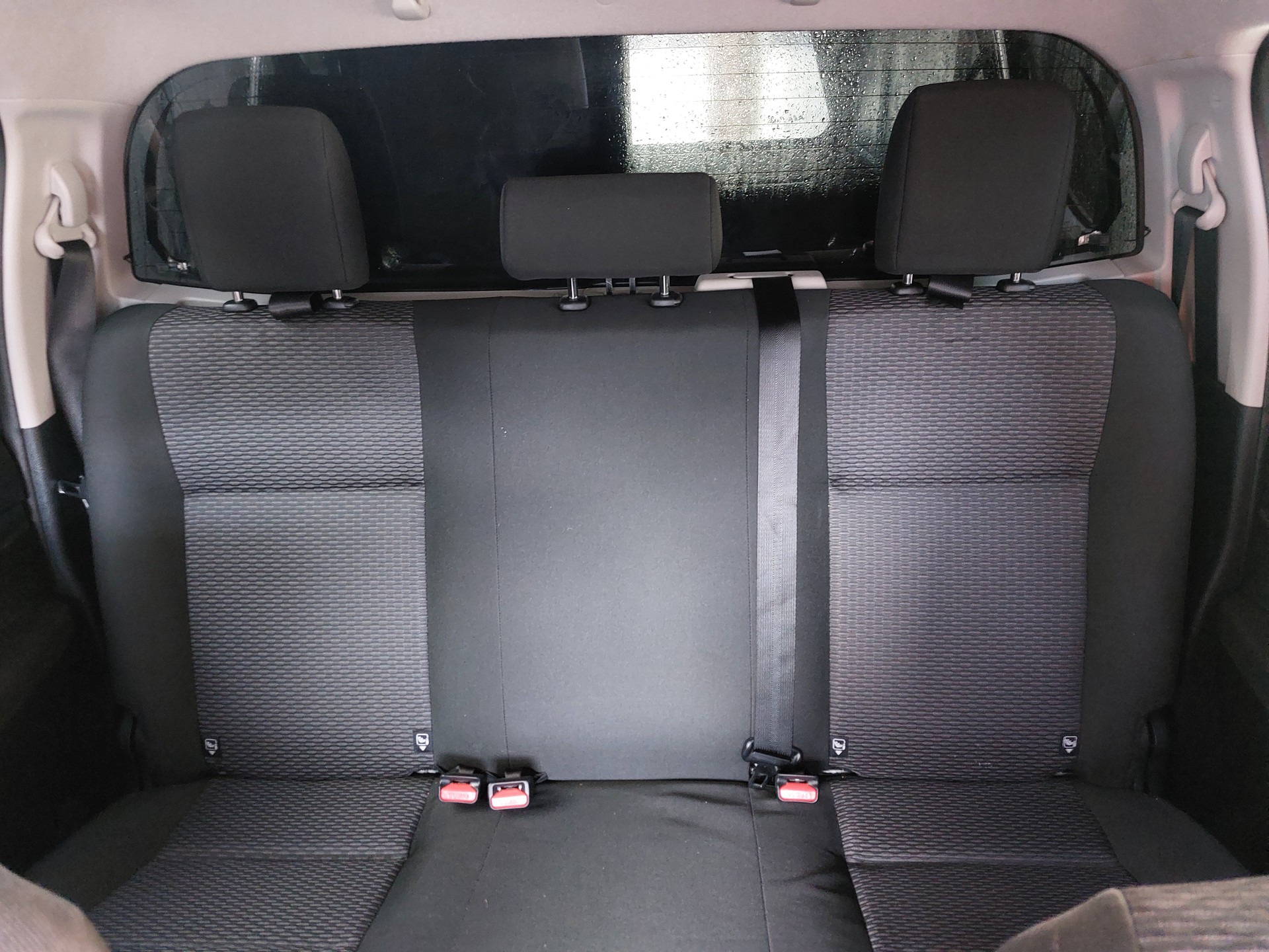 TOYOTA Hilux 2.4D-4D Comfort Double Cab 4x4-image-5