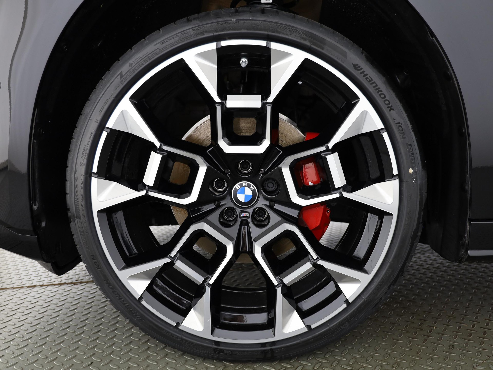 BMW iX3 50 xDrive-showroom-element-3