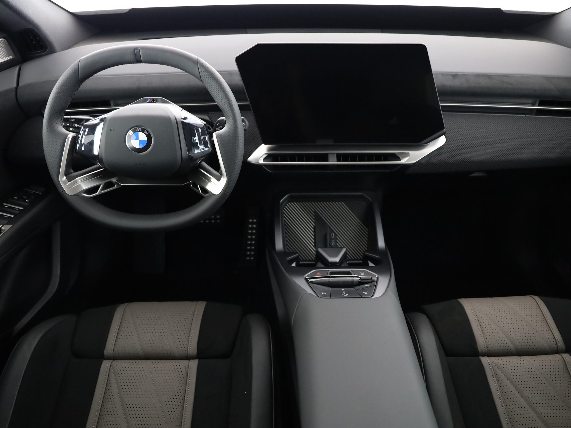 BMW iX3 50 xDrive-image-5