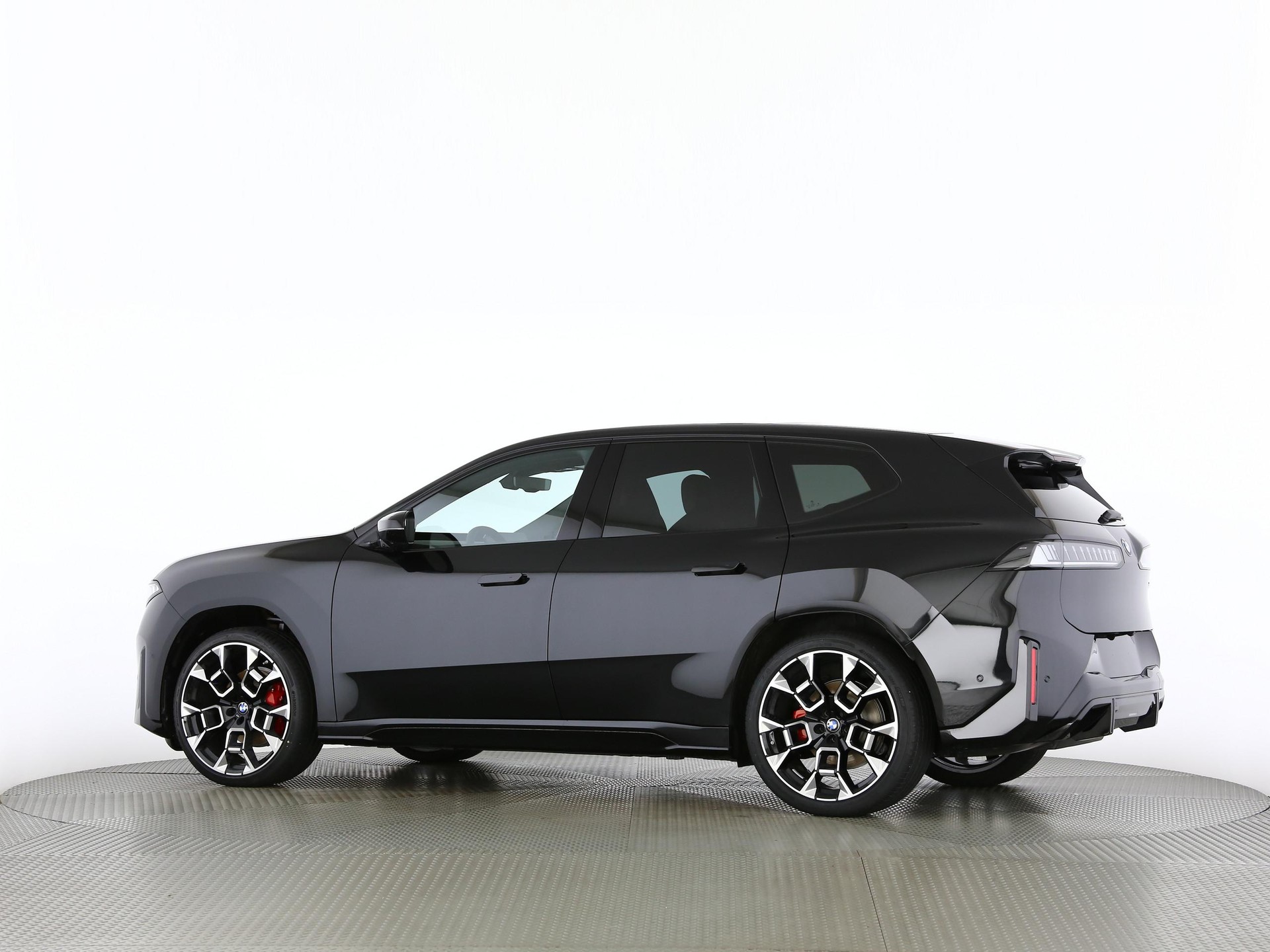 BMW iX3 50 xDrive-image-13