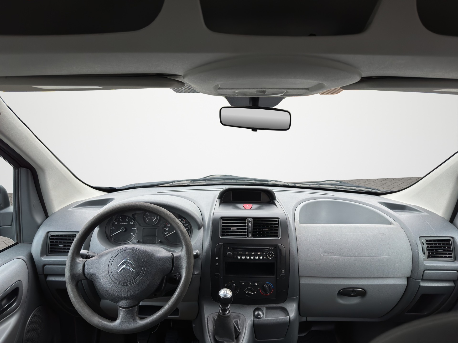 CITROEN Jumpy 2.0 HDi L2H1 Attraction-image-11